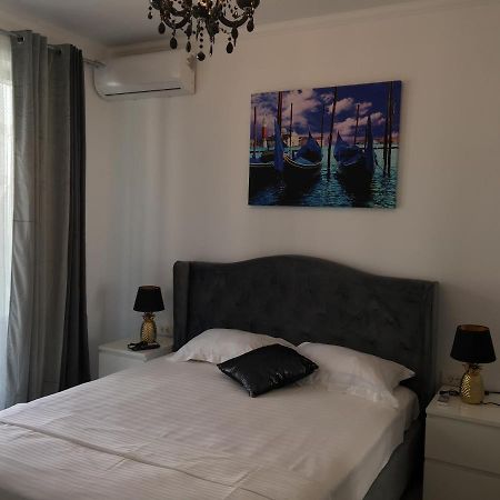 Lotus Blue Mamaia Exterior foto